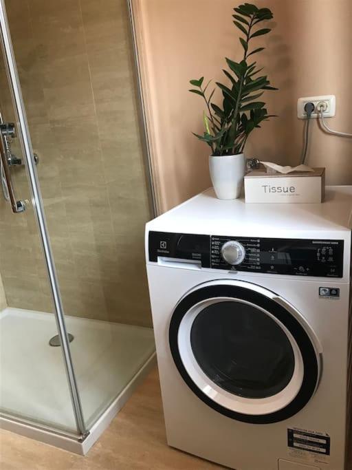 Linden Garden Apartment Postojna Eksteriør bilde