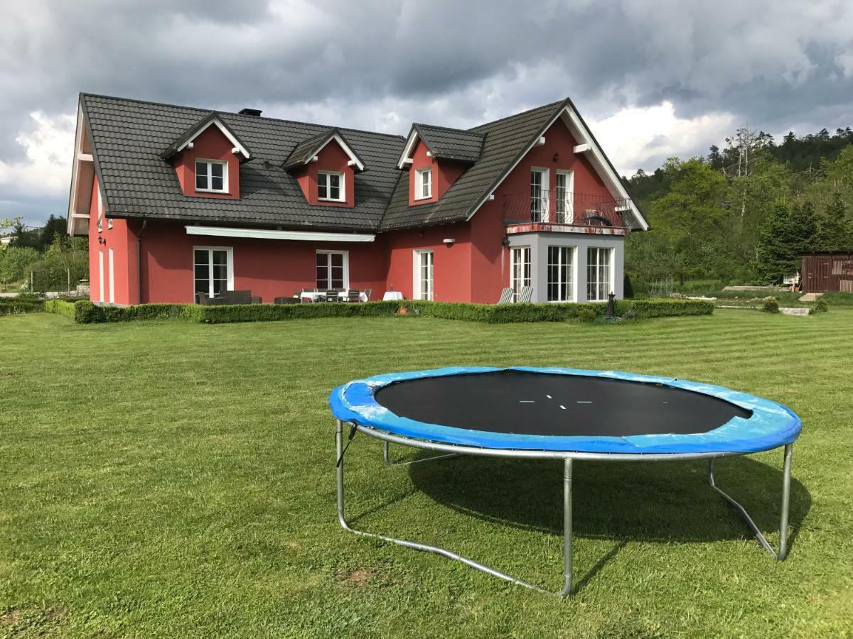 Linden Garden Apartment Postojna Eksteriør bilde