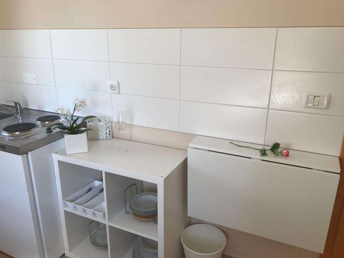 Linden Garden Apartment Postojna Eksteriør bilde