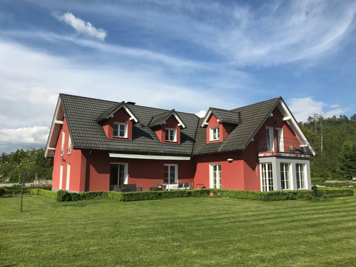 Linden Garden Apartment Postojna Eksteriør bilde