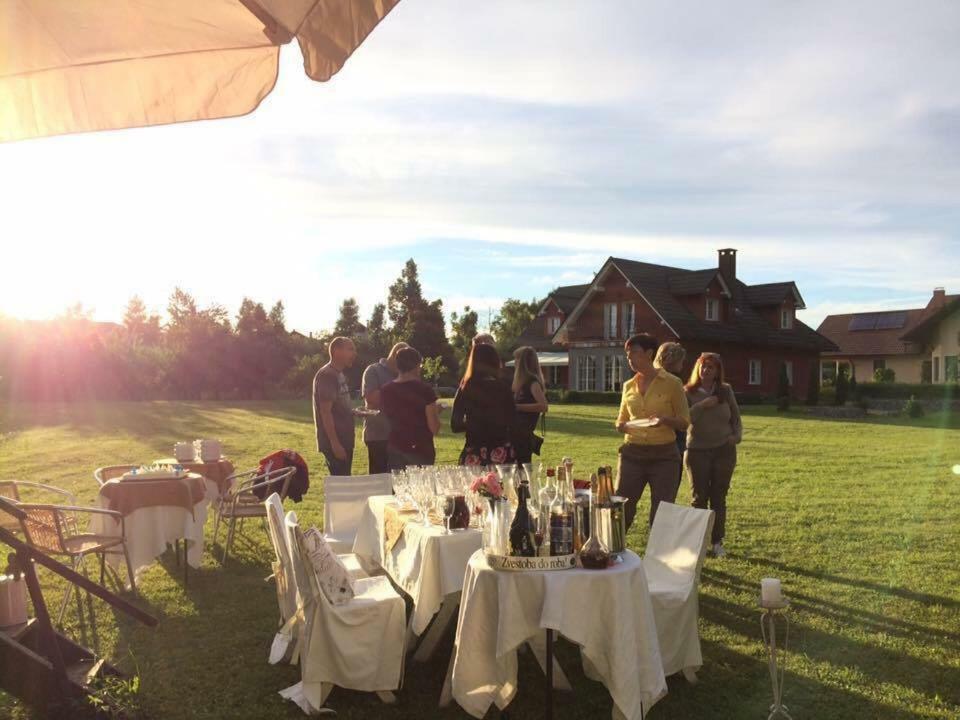 Linden Garden Apartment Postojna Eksteriør bilde